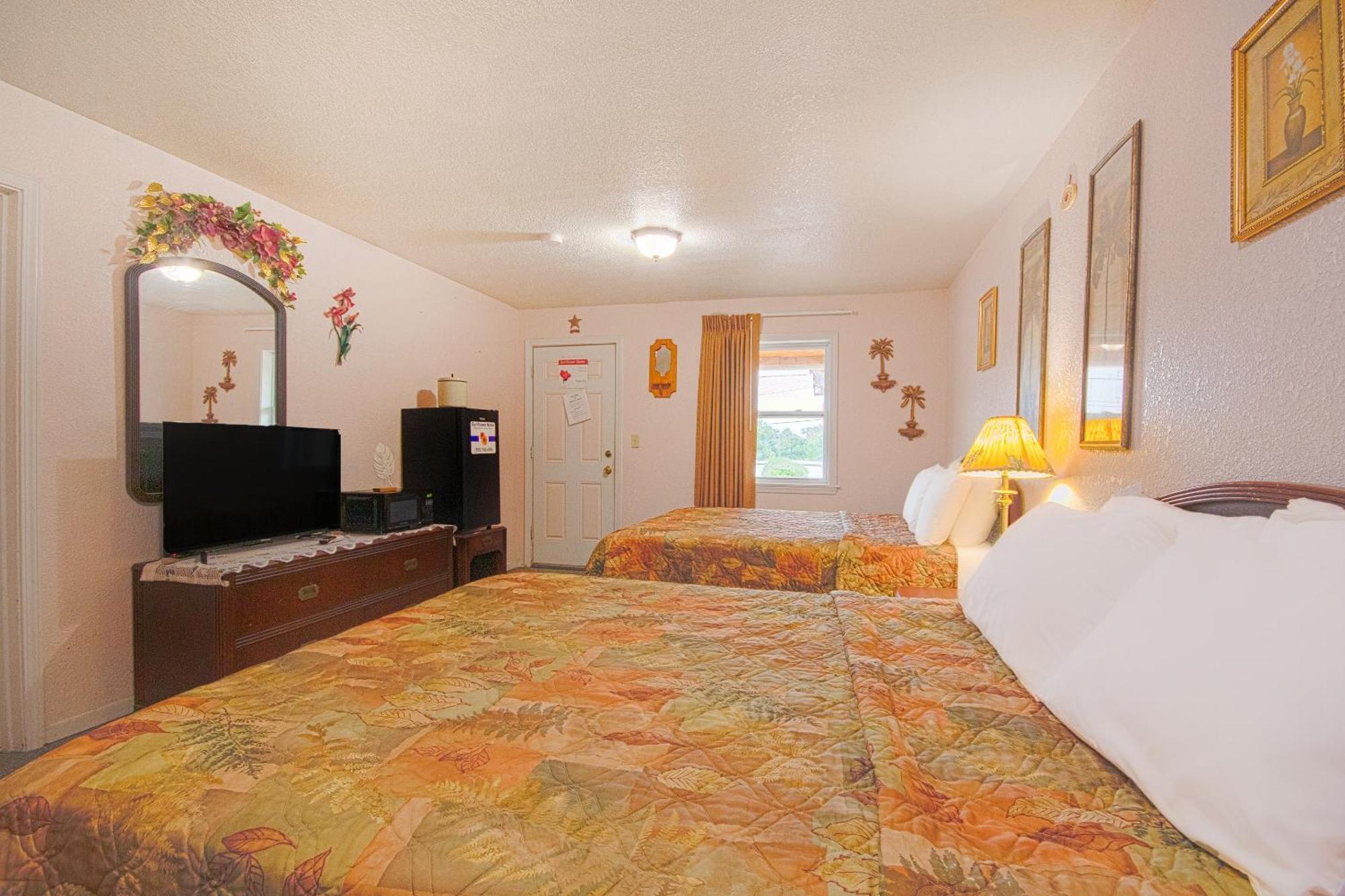 Sunflower Motel Hiawatha By Oyo Eksteriør bilde